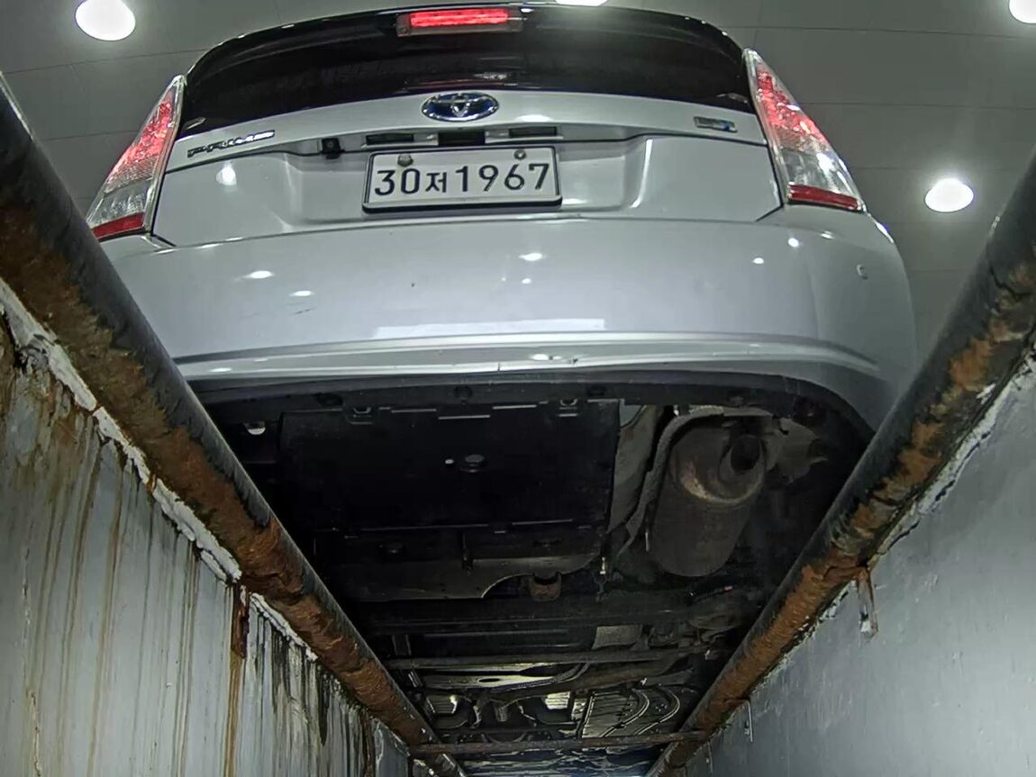TOYOTA PRIUS (3RD GEN) 1.8 2011 - zdjęcie 8