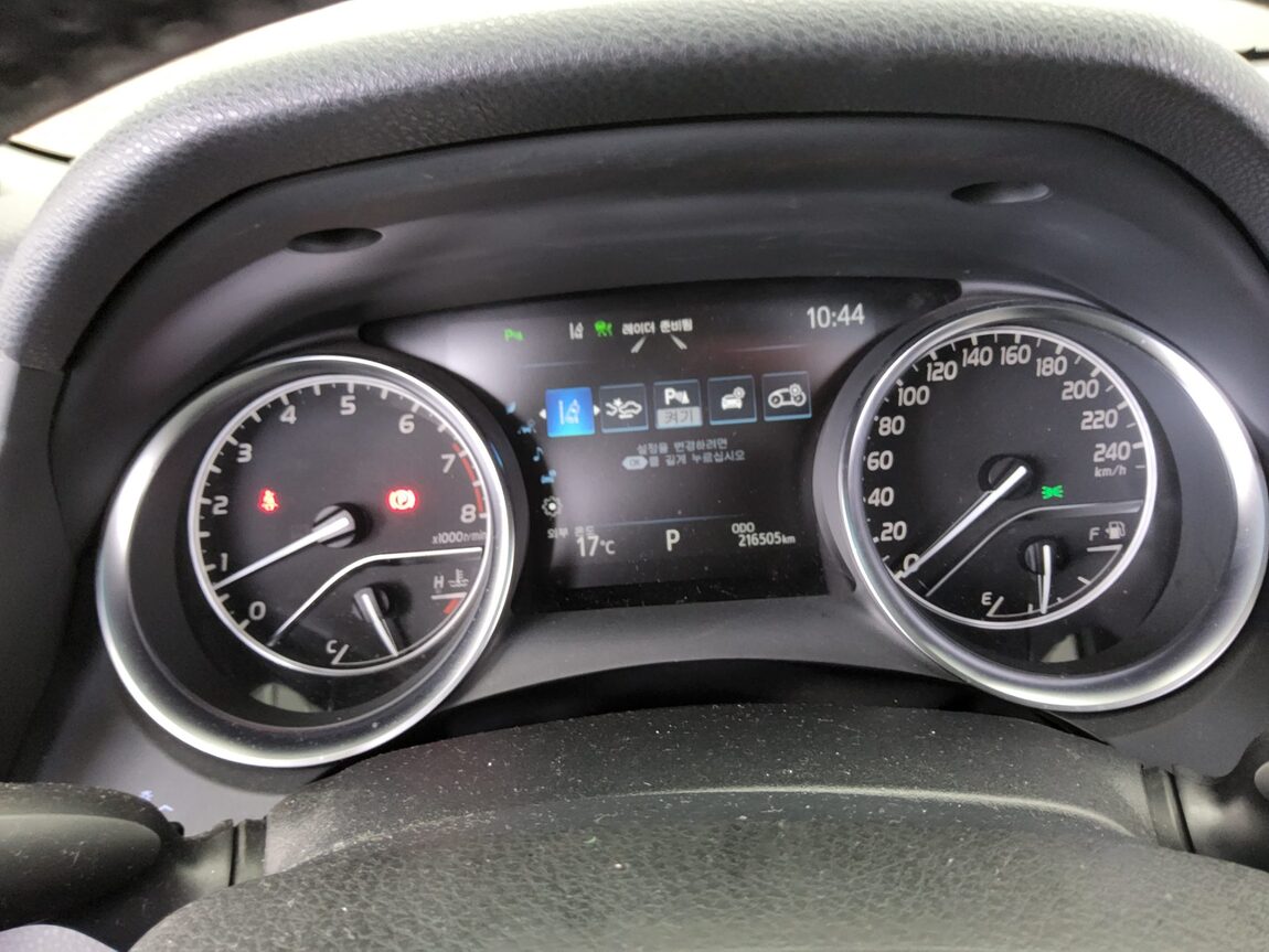 TOYOTA CAMRY (10TH GEN) 2.5 2019 - zdjęcie 9