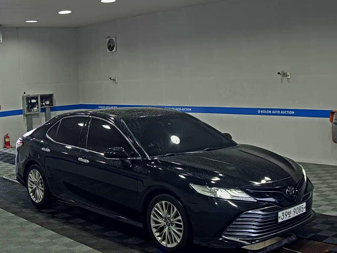 TOYOTA CAMRY (10TH GEN) 2.5 2019 - zdjęcie 3