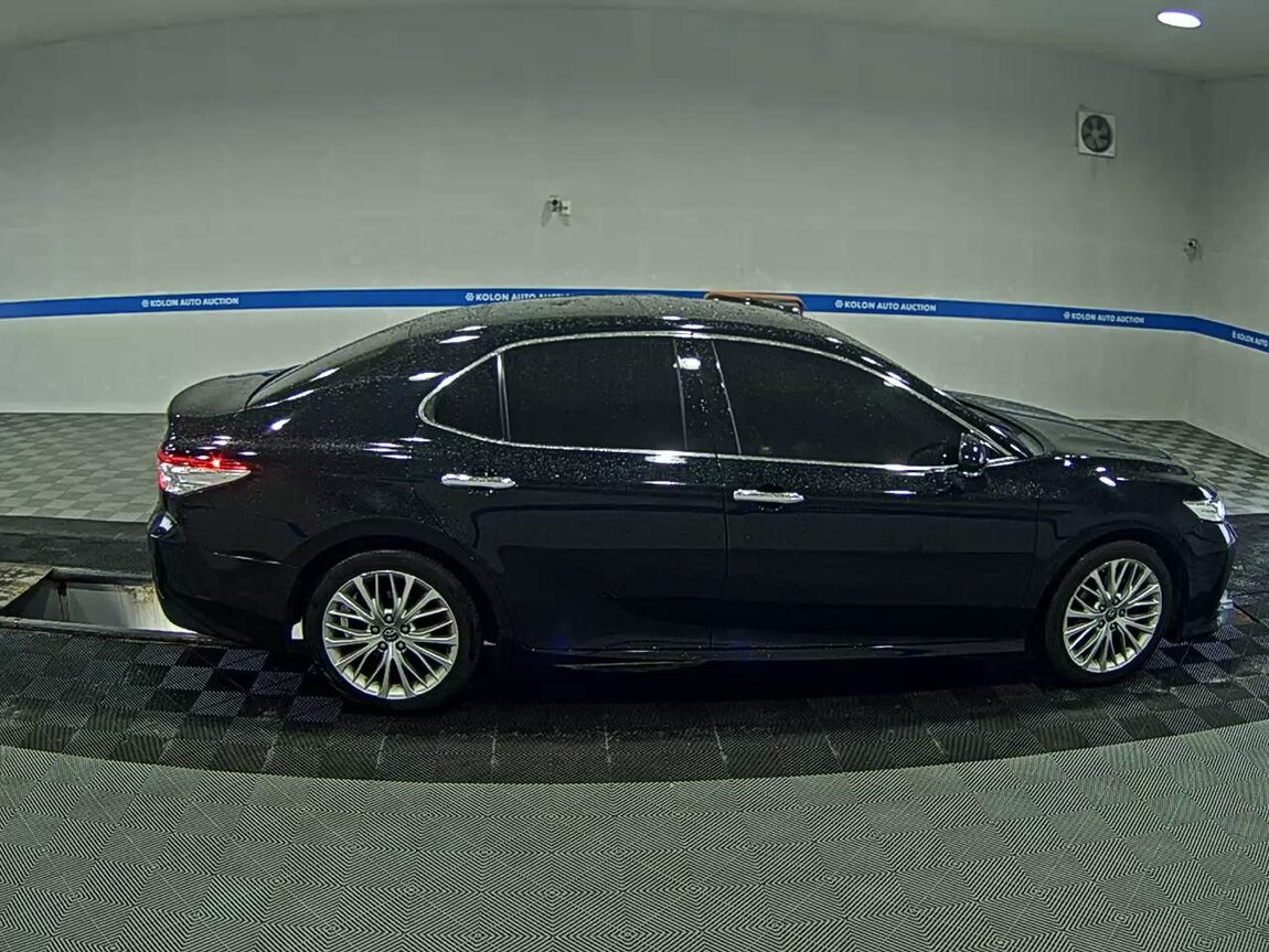 TOYOTA CAMRY (10TH GEN) 2.5 2019 - zdjęcie 4