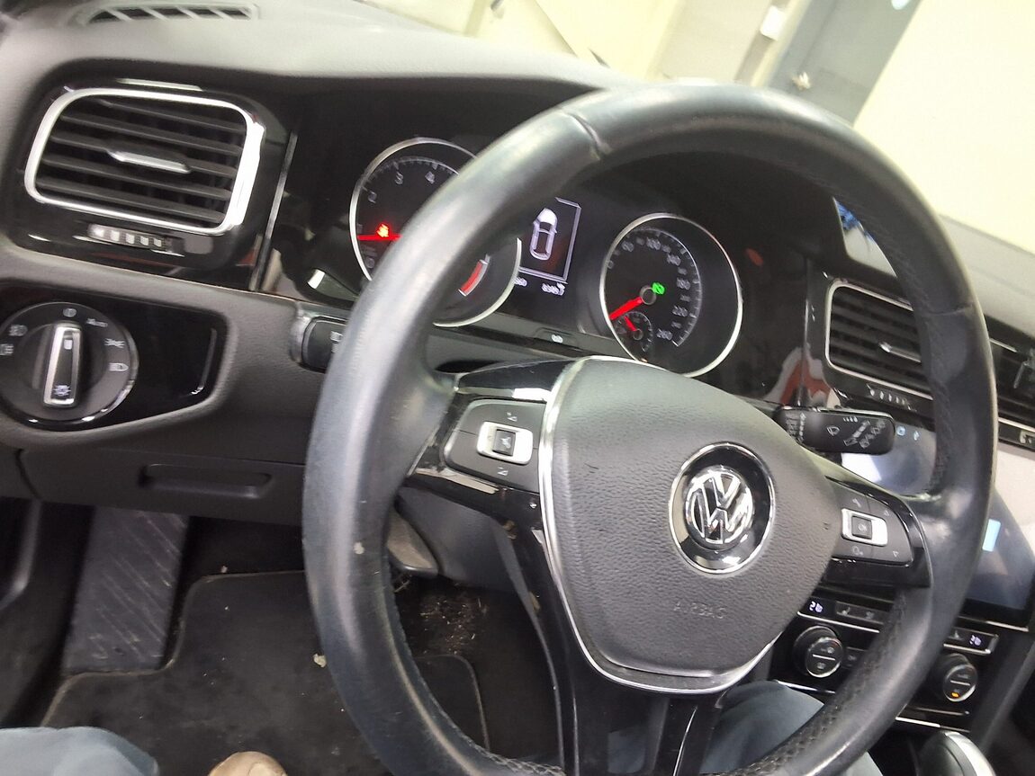 VOLKSWAGEN GOLF (7TH GEN) 1.4 TSI PREMIUM 2015 - zdjęcie 23