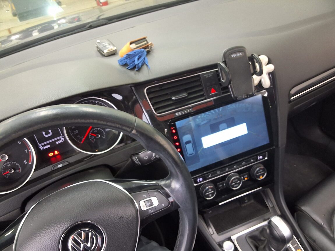 VOLKSWAGEN GOLF (7TH GEN) 1.4 TSI PREMIUM 2015 - zdjęcie 25