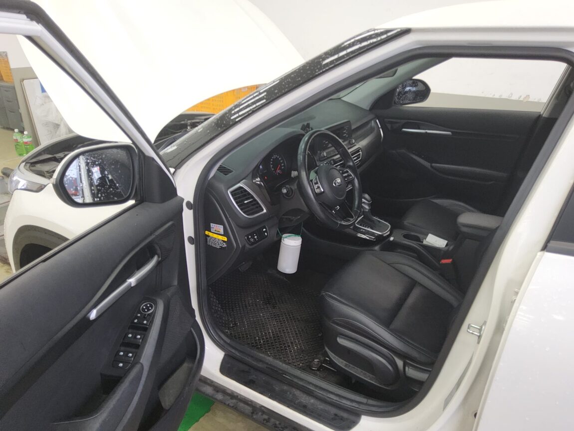 KIA SELTOS 1.6 GASOLINE 2WD PRESTIGE 2020 - zdjęcie 10
