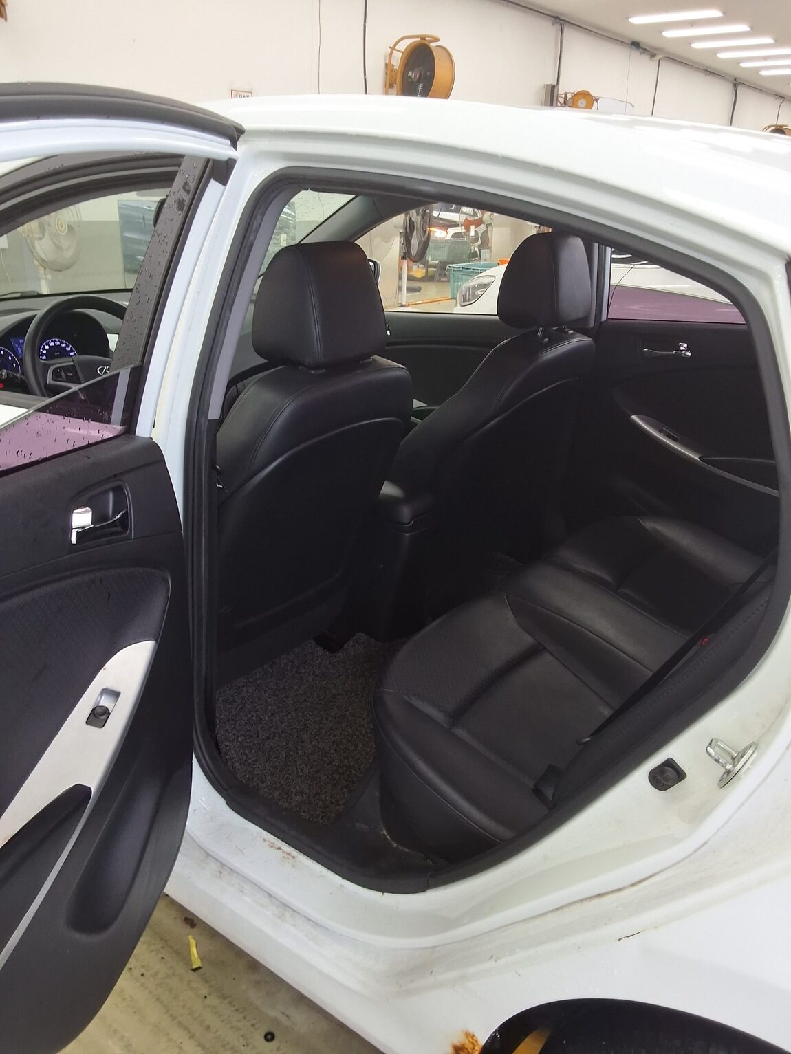 HYUNDAI NEW ACCENT 1.4 VVT PREMIER 2012 - zdjęcie 12