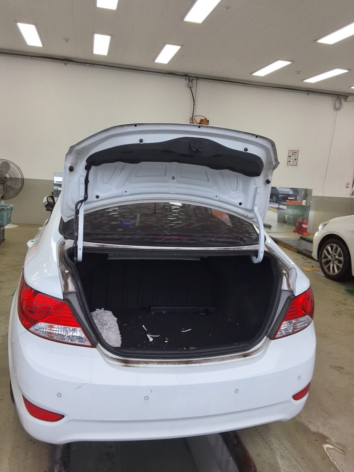 HYUNDAI NEW ACCENT 1.4 VVT PREMIER 2012 - zdjęcie 15