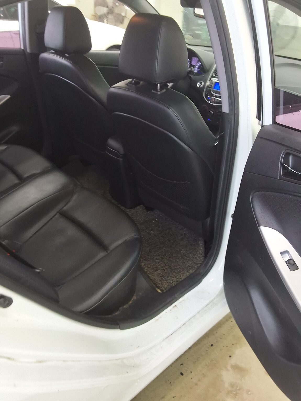 HYUNDAI NEW ACCENT 1.4 VVT PREMIER 2012 - zdjęcie 13