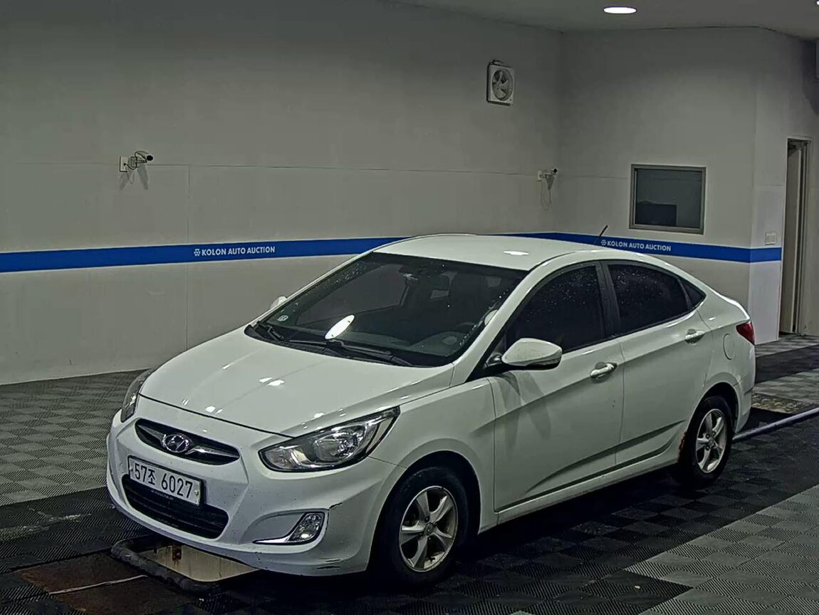 HYUNDAI NEW ACCENT 1.4 VVT PREMIER 2012 - zdjęcie 2