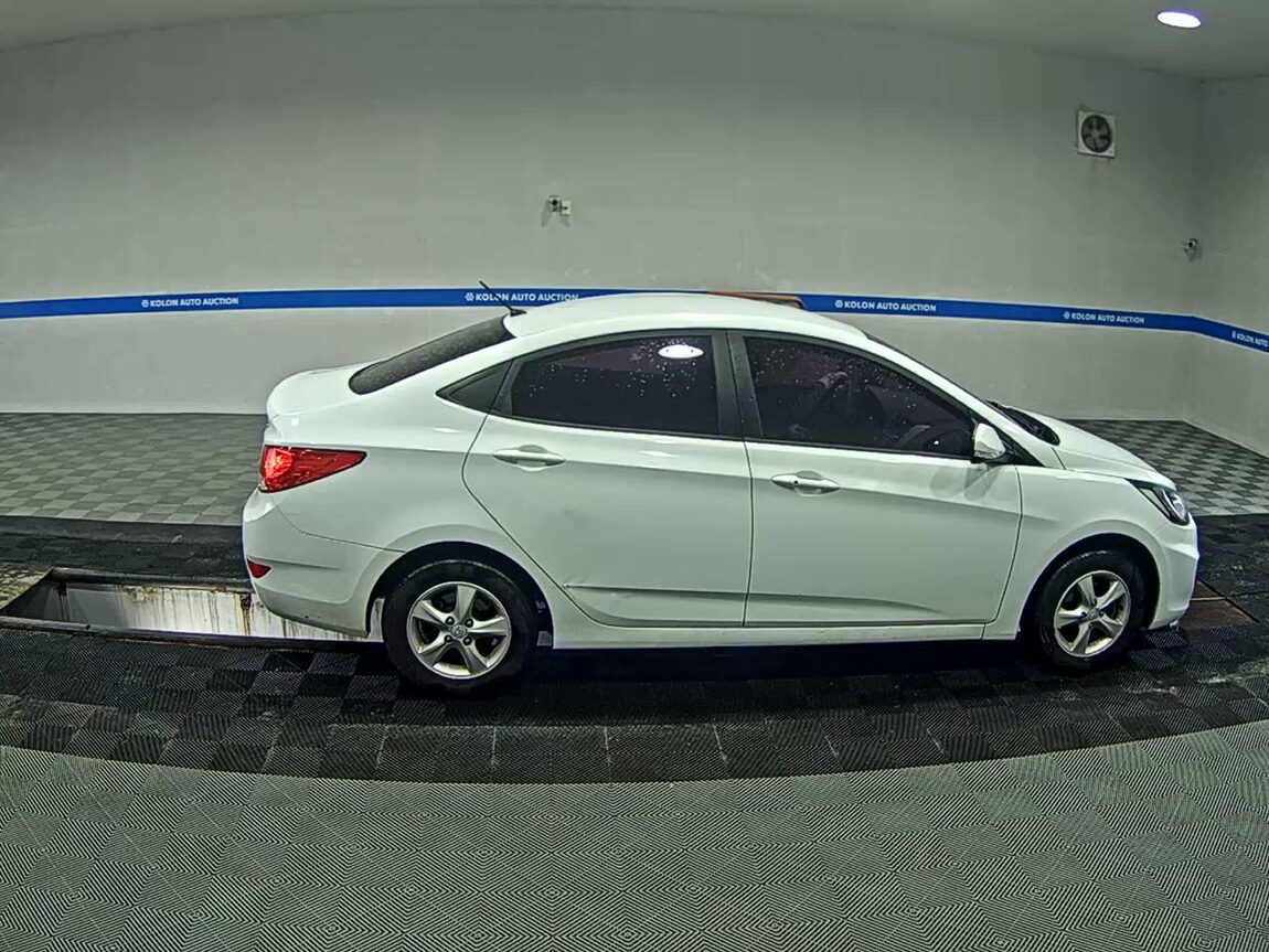 HYUNDAI NEW ACCENT 1.4 VVT PREMIER 2012 - zdjęcie 4