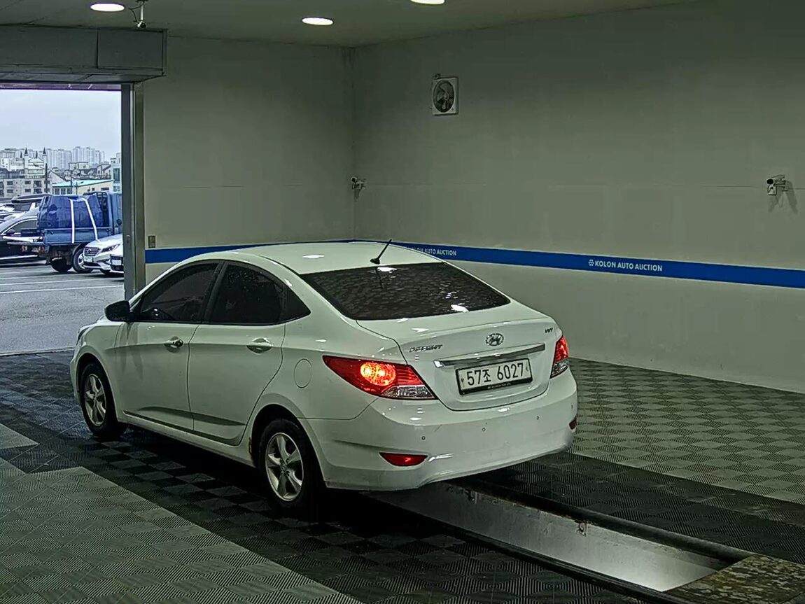 HYUNDAI NEW ACCENT 1.4 VVT PREMIER 2012 - zdjęcie 6