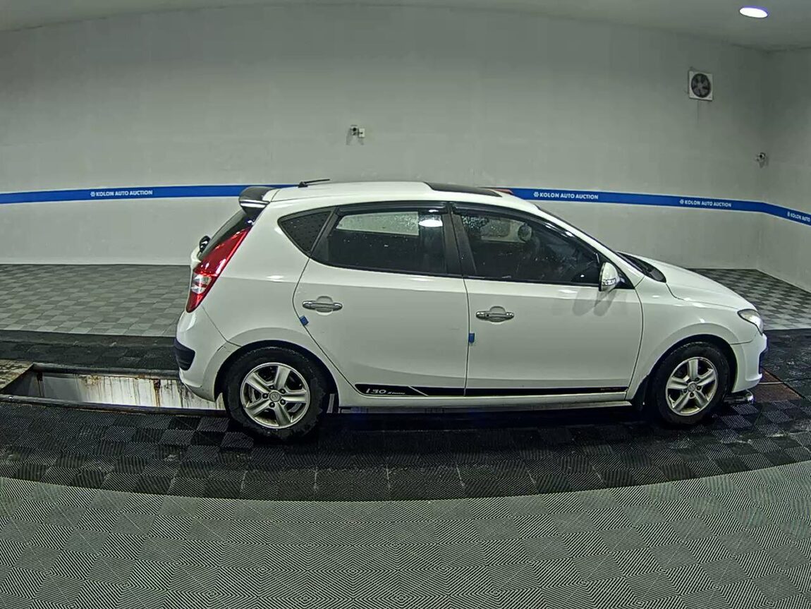 HYUNDAI i30 1.6 VVT PREMIER 2011 - zdjęcie 4
