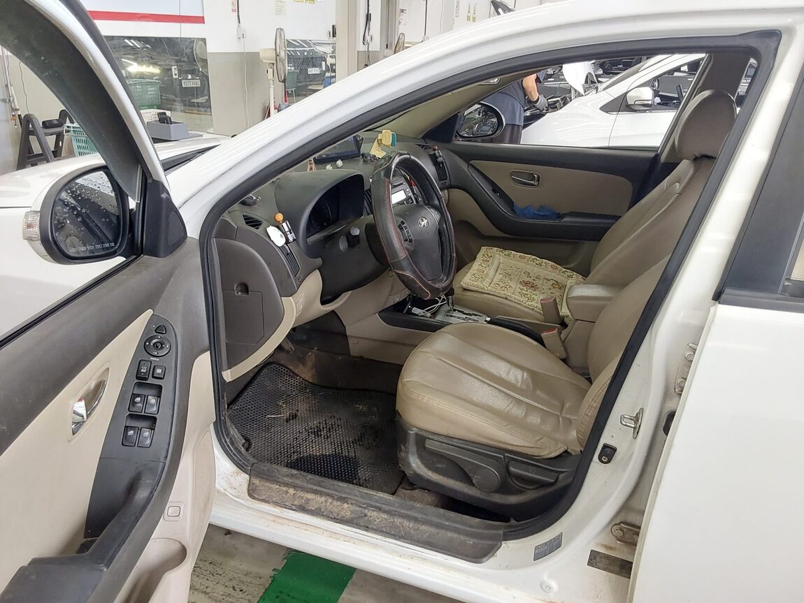 HYUNDAI AVANTE HD 1.6 VVT S16 LUXURY 2010 - zdjęcie 10