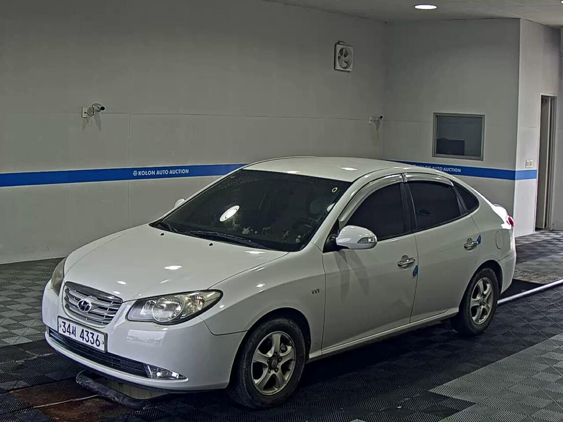 HYUNDAI AVANTE HD 1.6 VVT S16 LUXURY 2010 - zdjęcie 2