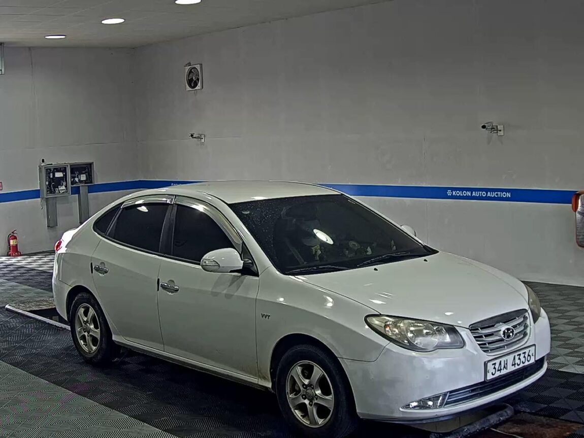 HYUNDAI AVANTE HD 1.6 VVT S16 LUXURY 2010 - zdjęcie 3