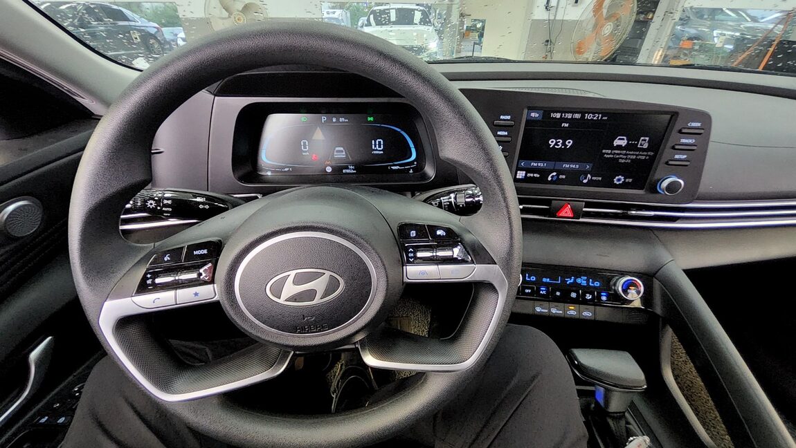 HYUNDAI THE NEW AVANTE (CN7) GASOLINE 1.6 SMART 2024 - zdjęcie 17