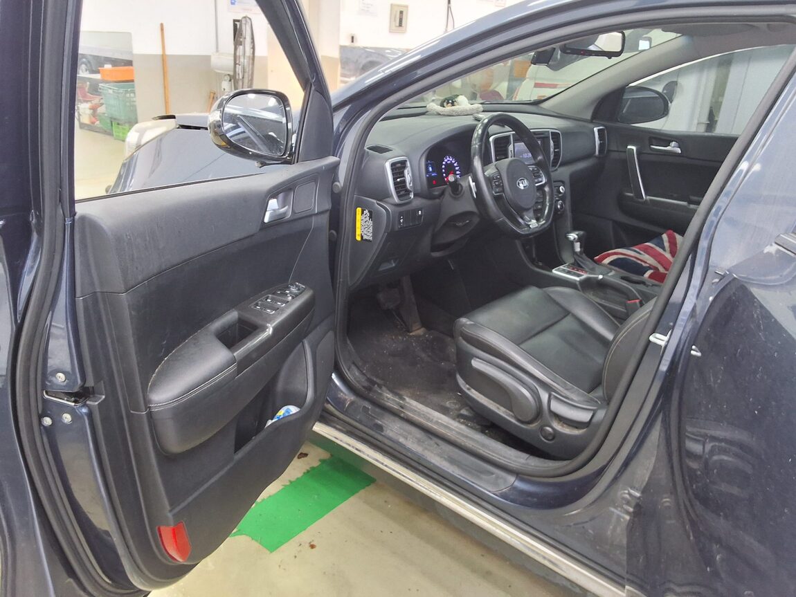 KIA NEW SPORTAGE 1.7 2WD NOBLESSE 2016 - zdjęcie 10