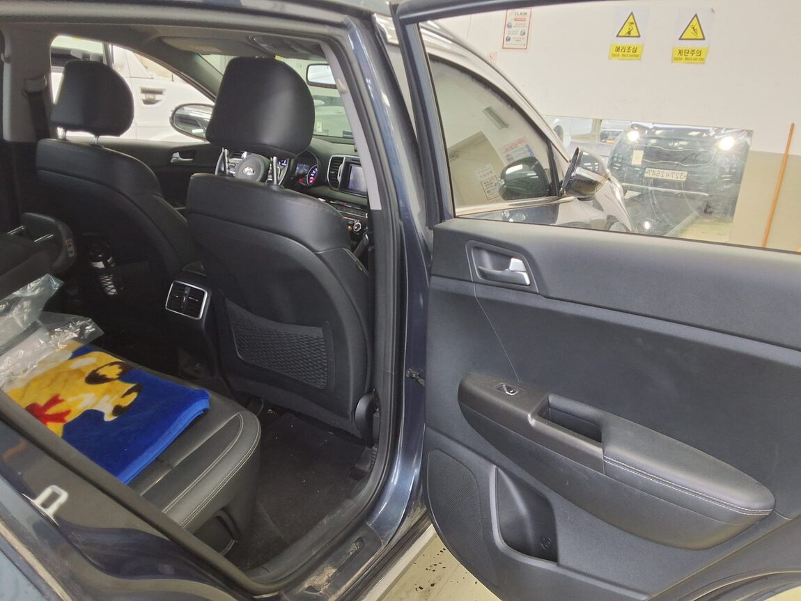 KIA NEW SPORTAGE 1.7 2WD NOBLESSE 2016 - zdjęcie 13