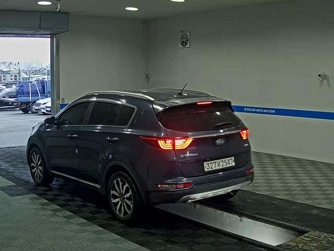 KIA NEW SPORTAGE 1.7 2WD NOBLESSE 2016 - zdjęcie 6