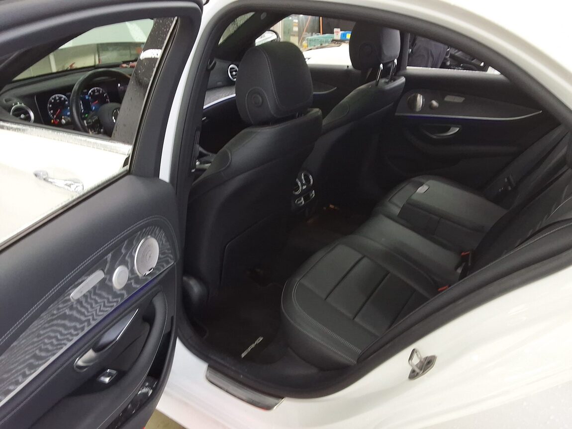MERCEDES-BENZ E-CLASS (5TH GEN) E350 4MATIC AMG LINE 2021 - zdjęcie 12