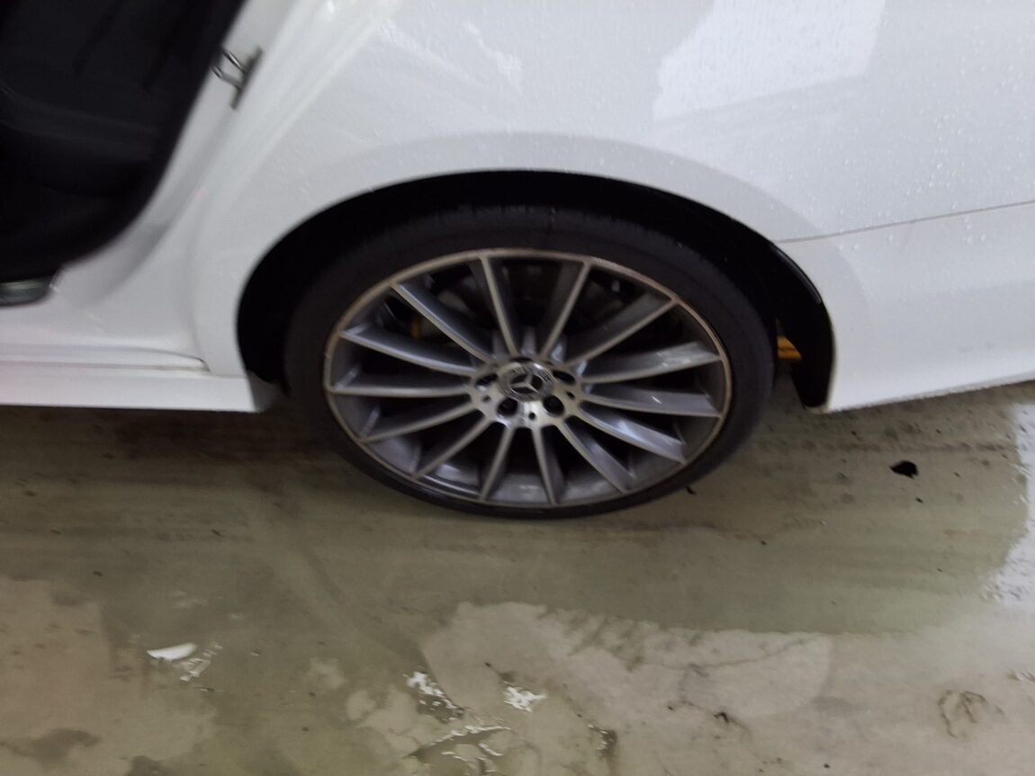 MERCEDES-BENZ E-CLASS (5TH GEN) E350 4MATIC AMG LINE 2021 - zdjęcie 22