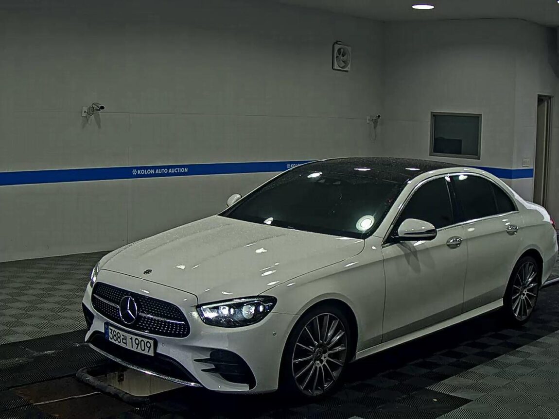MERCEDES-BENZ E-CLASS (5TH GEN) E350 4MATIC AMG LINE 2021 - zdjęcie 2