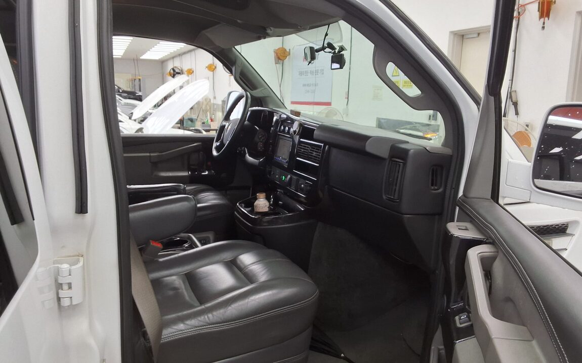 CHEVROLET EXPRESS VAN 6 2017 - zdjęcie 13