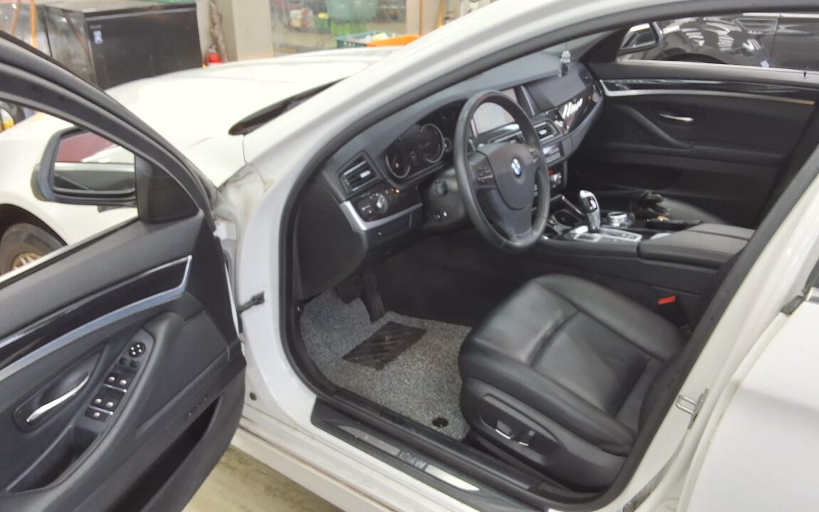 BMW 5 SERIES (6TH GEN) 520d xDRIVE 2014 - zdjęcie 10