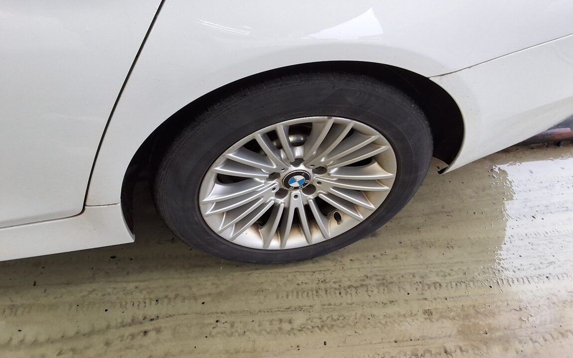 BMW 5 SERIES (6TH GEN) 520d xDRIVE 2014 - zdjęcie 25