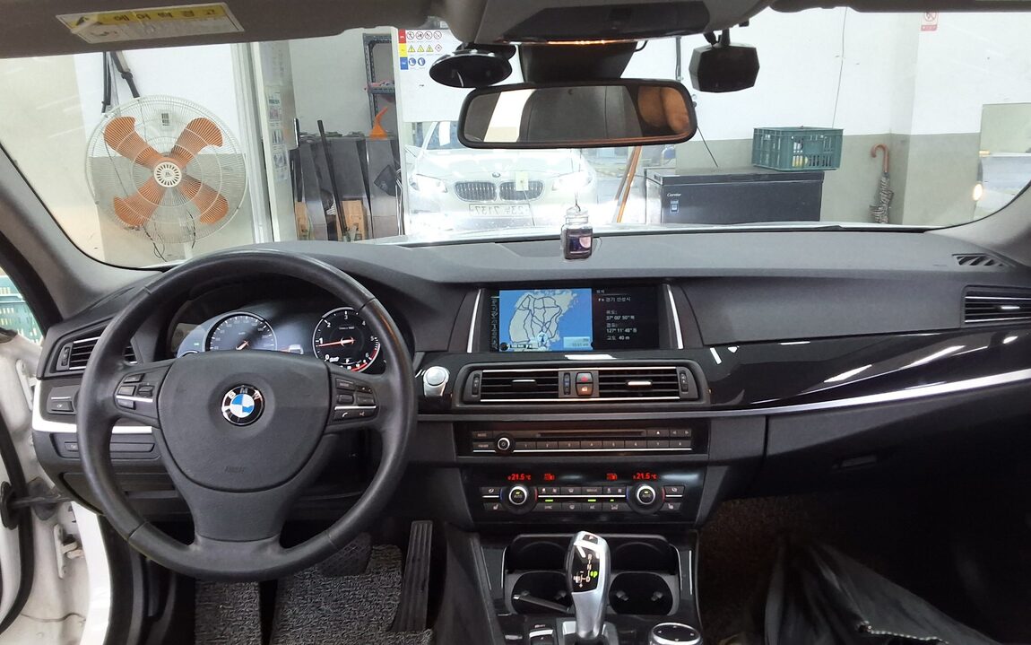 BMW 5 SERIES (6TH GEN) 520d xDRIVE 2014 - zdjęcie 11