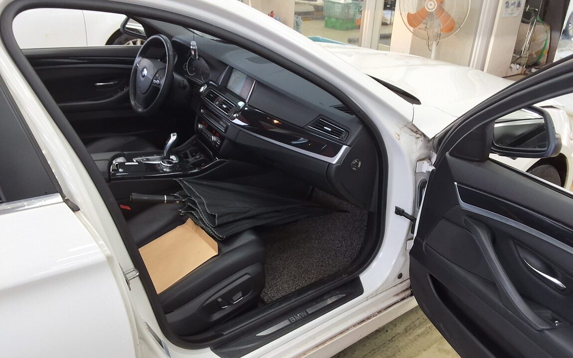 BMW 5 SERIES (6TH GEN) 520d xDRIVE 2014 - zdjęcie 14