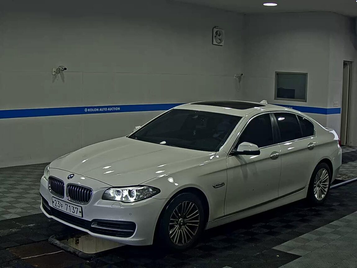 BMW 5 SERIES (6TH GEN) 520d xDRIVE 2014 - zdjęcie 2