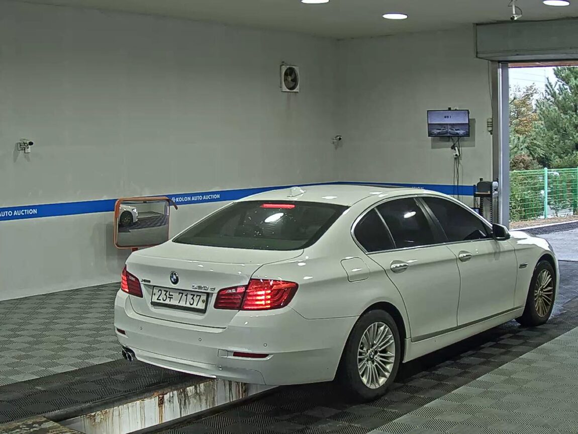 BMW 5 SERIES (6TH GEN) 520d xDRIVE 2014 - zdjęcie 5