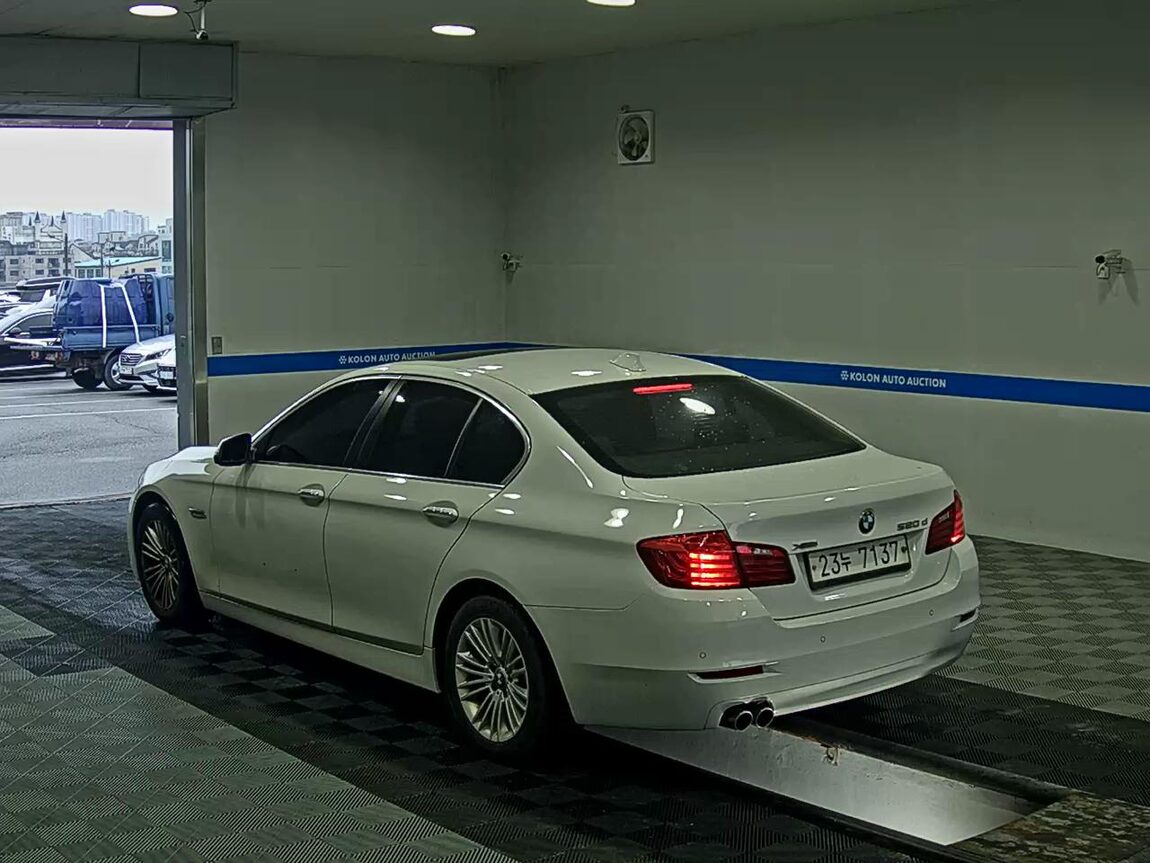 BMW 5 SERIES (6TH GEN) 520d xDRIVE 2014 - zdjęcie 6
