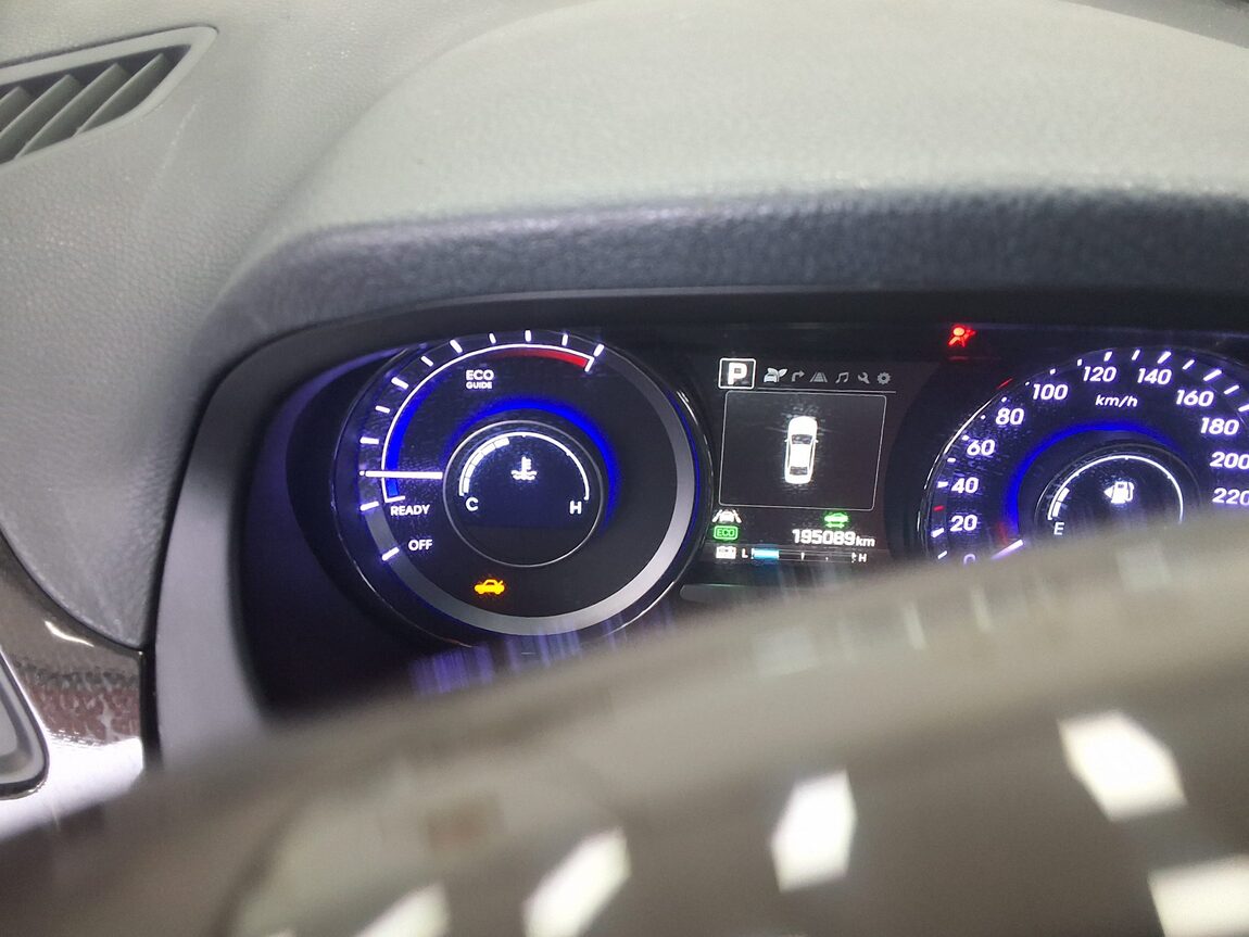 HYUNDAI GRANDEUR HG HYBRID 2.4 HEV PREMIUM COLLECTION 2017 - zdjęcie 9