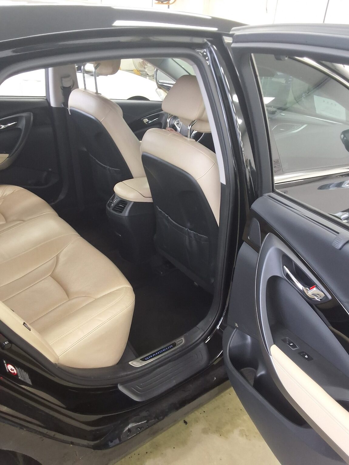HYUNDAI GRANDEUR HG HYBRID 2.4 HEV PREMIUM COLLECTION 2017 - zdjęcie 13