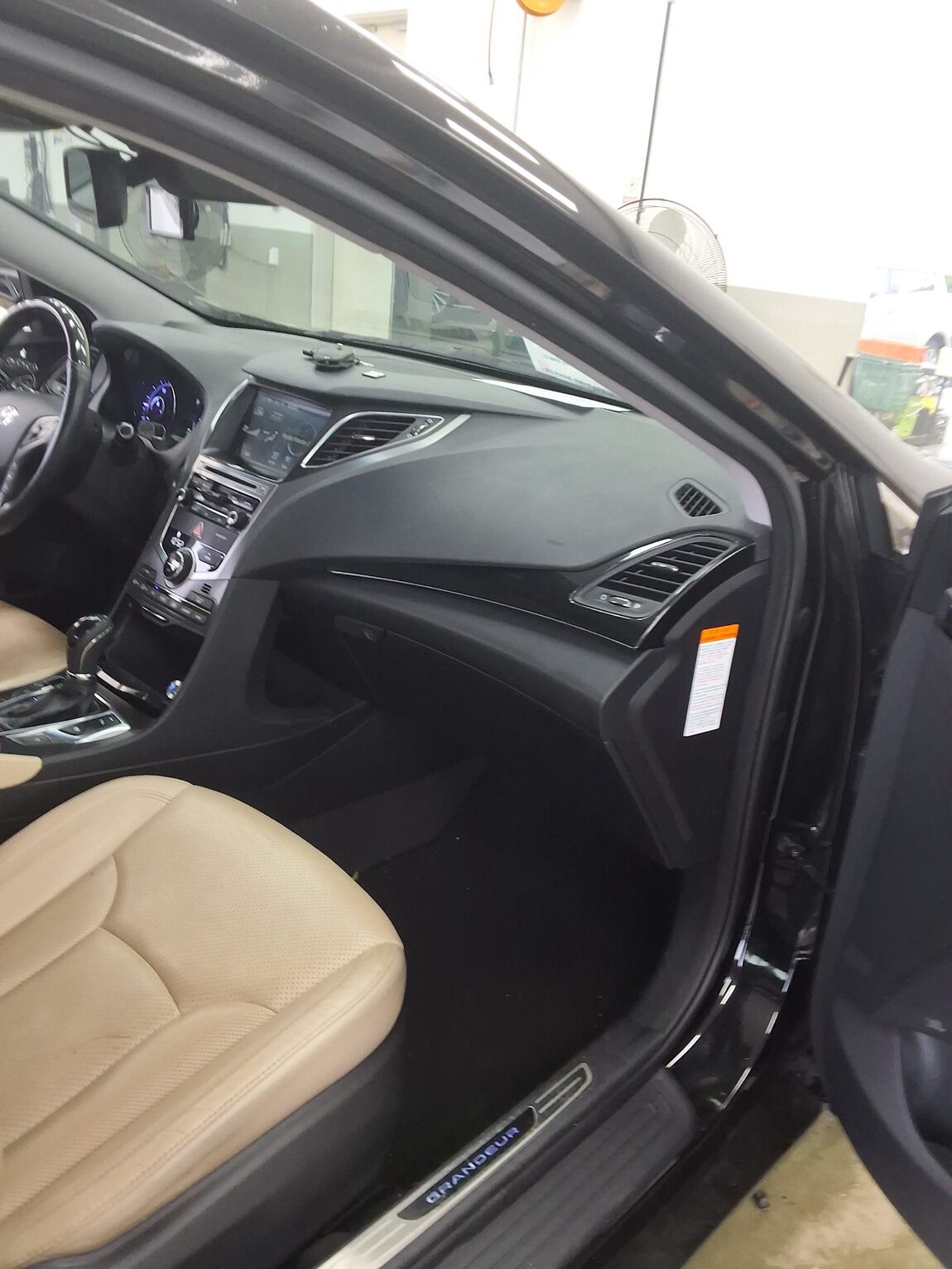 HYUNDAI GRANDEUR HG HYBRID 2.4 HEV PREMIUM COLLECTION 2017 - zdjęcie 14