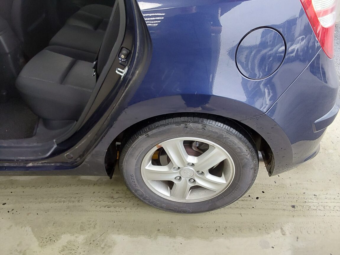 HYUNDAI i30 1.6 VVT DELUXE 2008 - zdjęcie 22