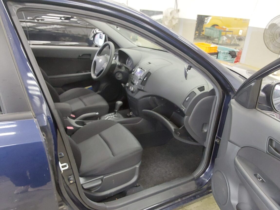 HYUNDAI i30 1.6 VVT DELUXE 2008 - zdjęcie 14