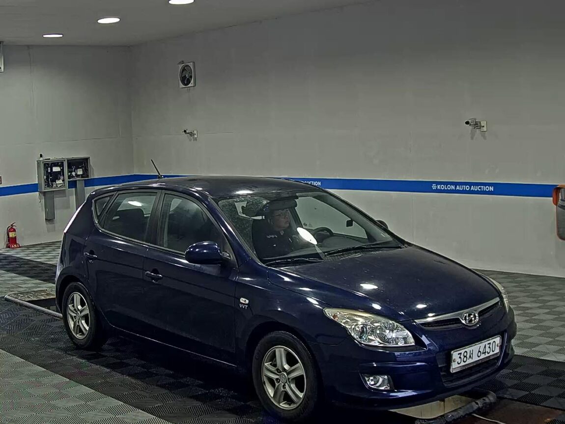 HYUNDAI i30 1.6 VVT DELUXE 2008 - zdjęcie 3