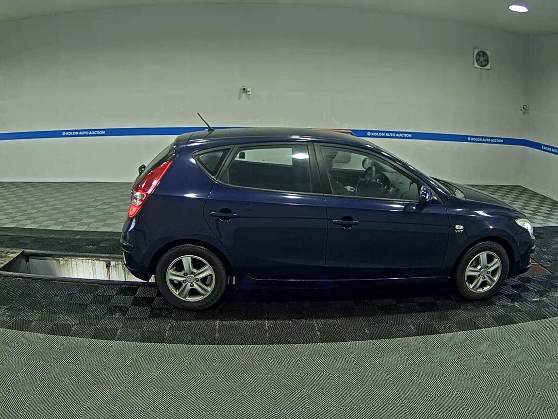 HYUNDAI i30 1.6 VVT DELUXE 2008 - zdjęcie 4