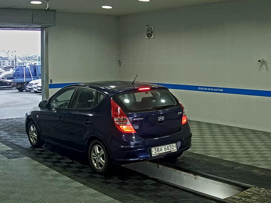 HYUNDAI i30 1.6 VVT DELUXE 2008 - zdjęcie 6