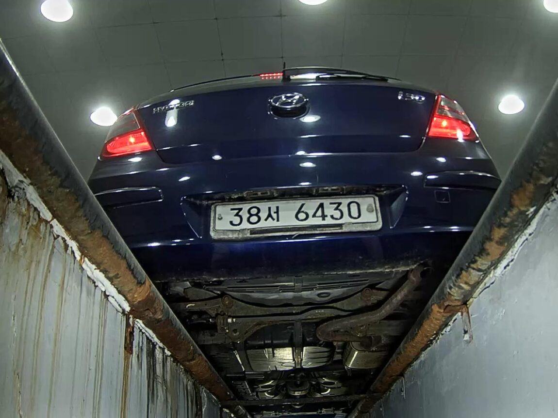 HYUNDAI i30 1.6 VVT DELUXE 2008 - zdjęcie 8