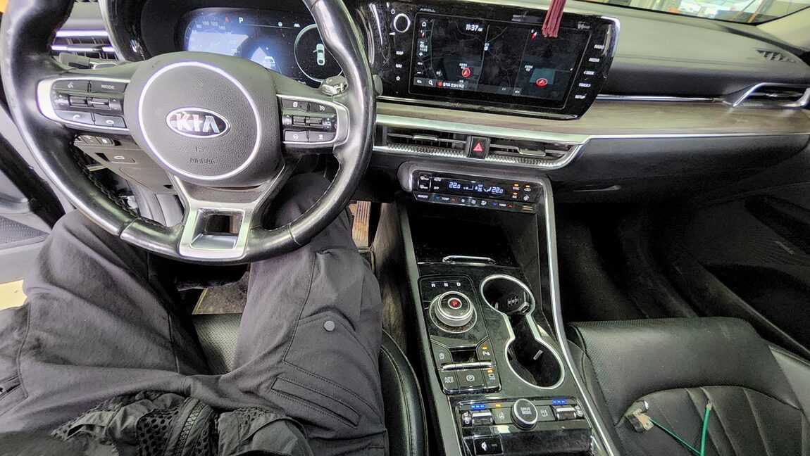 KIA NEW K5 (DL3) 2.0 GASOLINE SIGNATURE 2020 - zdjęcie 19