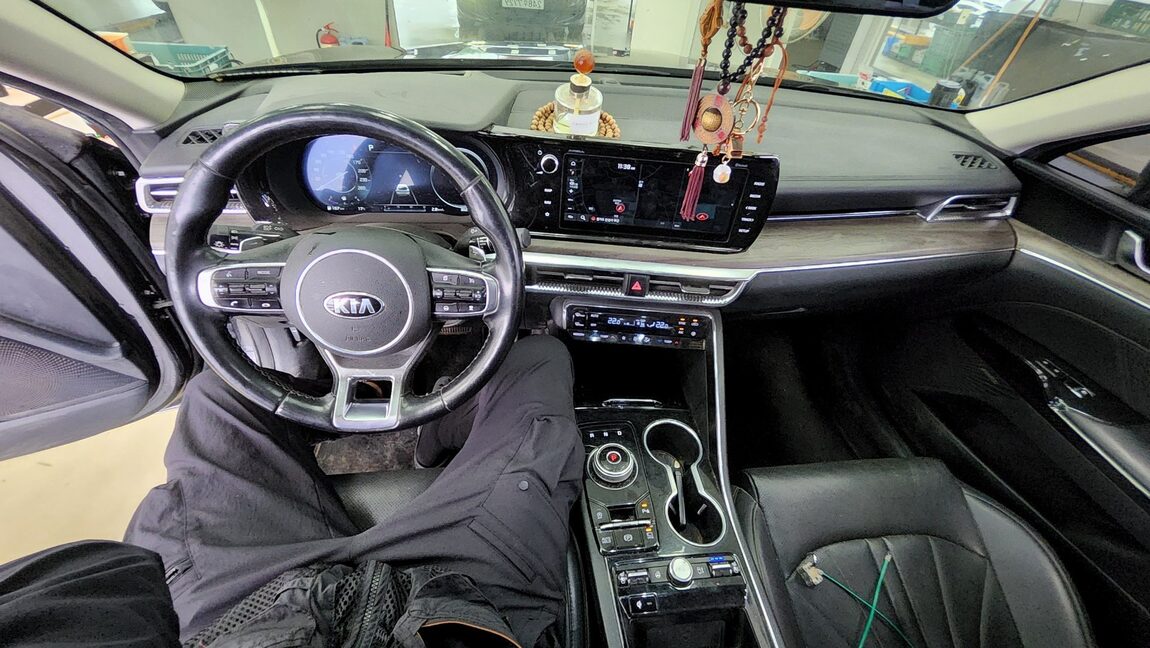 KIA NEW K5 (DL3) 2.0 GASOLINE SIGNATURE 2020 - zdjęcie 11