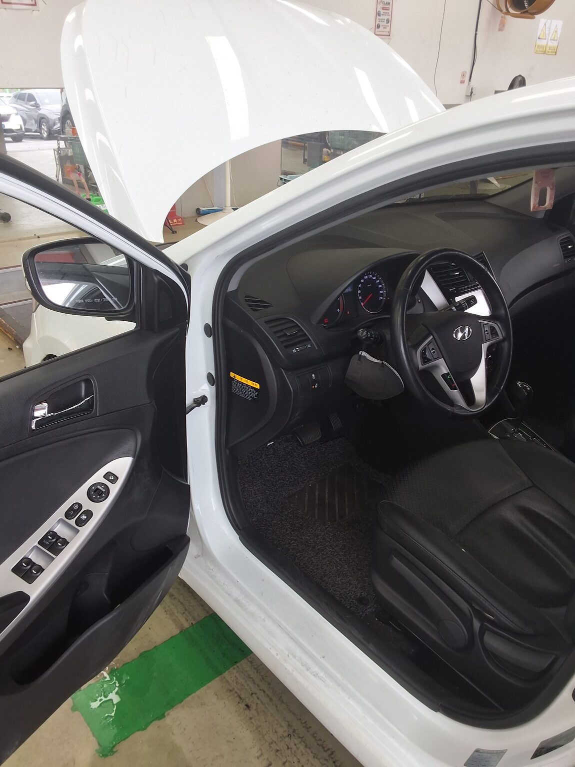 HYUNDAI NEW ACCENT 1.6 VGT MODERN 2014 - zdjęcie 10