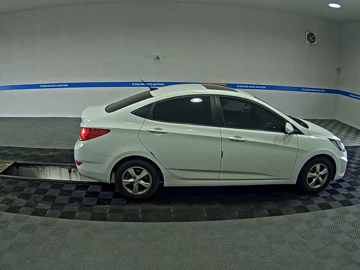HYUNDAI NEW ACCENT 1.6 VGT MODERN 2014 - zdjęcie 4
