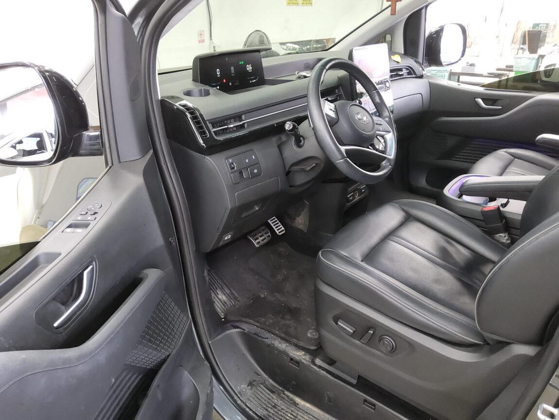 HYUNDAI STARIA 3.5 LPG LOUNGE 9-SEATER PRESTIGE 2022 - zdjęcie 10
