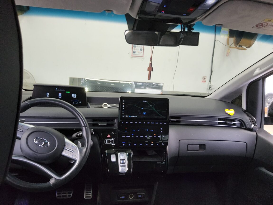 HYUNDAI STARIA 3.5 LPG LOUNGE 9-SEATER PRESTIGE 2022 - zdjęcie 11
