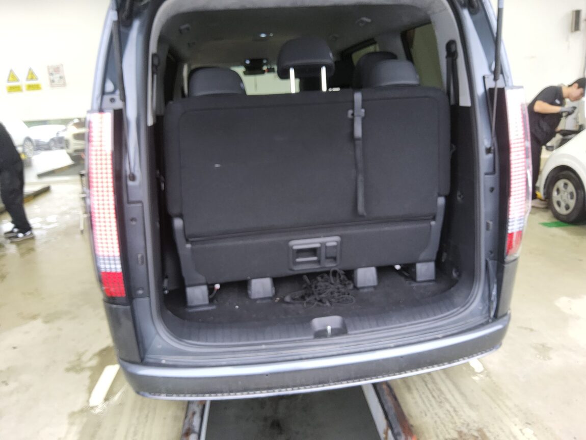 HYUNDAI STARIA 3.5 LPG LOUNGE 9-SEATER PRESTIGE 2022 - zdjęcie 15