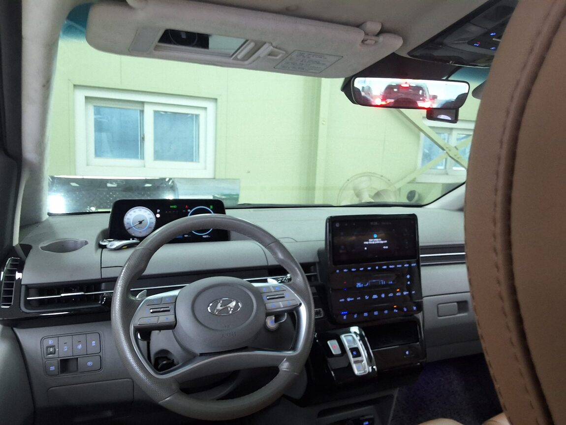 HYUNDAI STARIA 2.2 DIESEL LOUNGE 9-SEATER 4WD INSPIRATION 2022 - zdjęcie 12