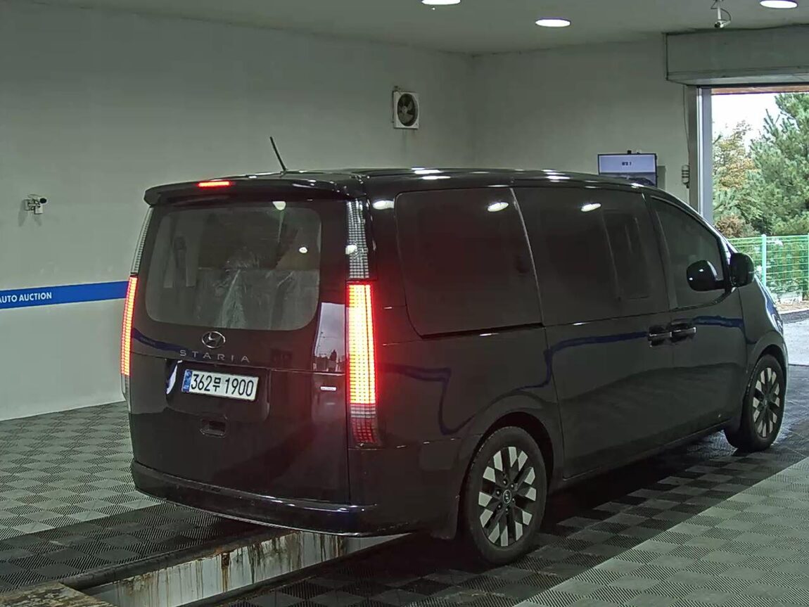 HYUNDAI STARIA 2.2 DIESEL LOUNGE 9-SEATER 4WD INSPIRATION 2022 - zdjęcie 5